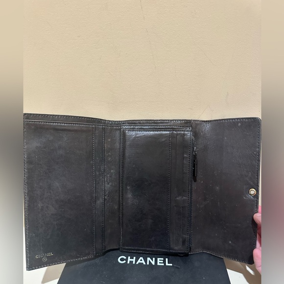 Chanel Large Caviar Vintage Wallet/Mini Bag with Box *Flawed* - Picture 11 of 13